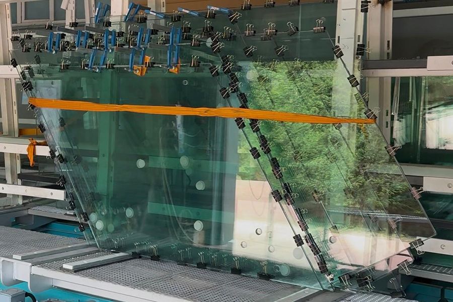What is Tempered Laminated Glass? Properties, Advantages and Applications